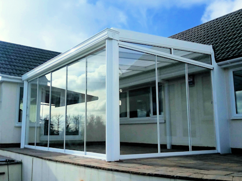 White Traditional Alfresco Glass White Traditional Alfresco Glass